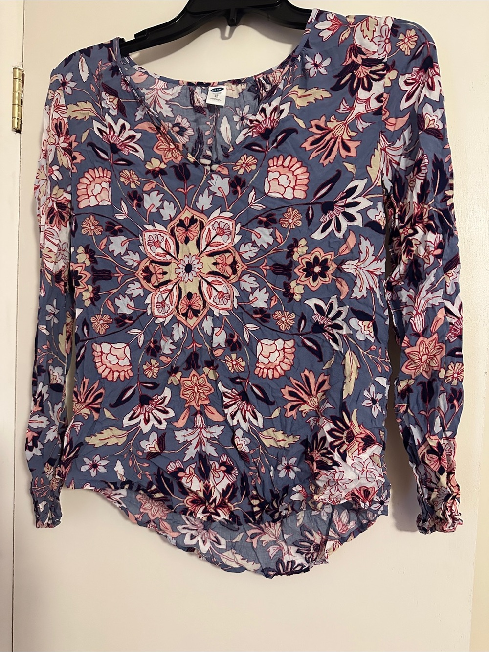 Old Navy Blue Floral Medallion Long-Sleeve Blouse